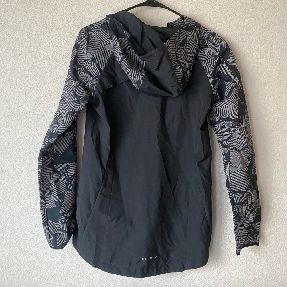 Nike Jacket - Picture 2 of 5